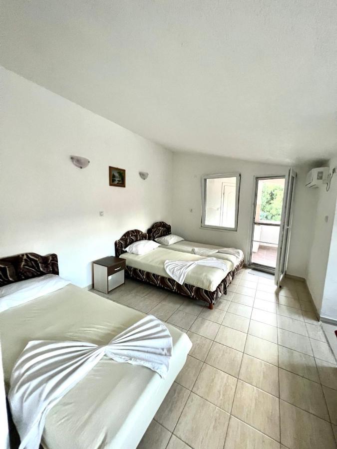 Apartments Vila Fata Ulcinj Exteriör bild